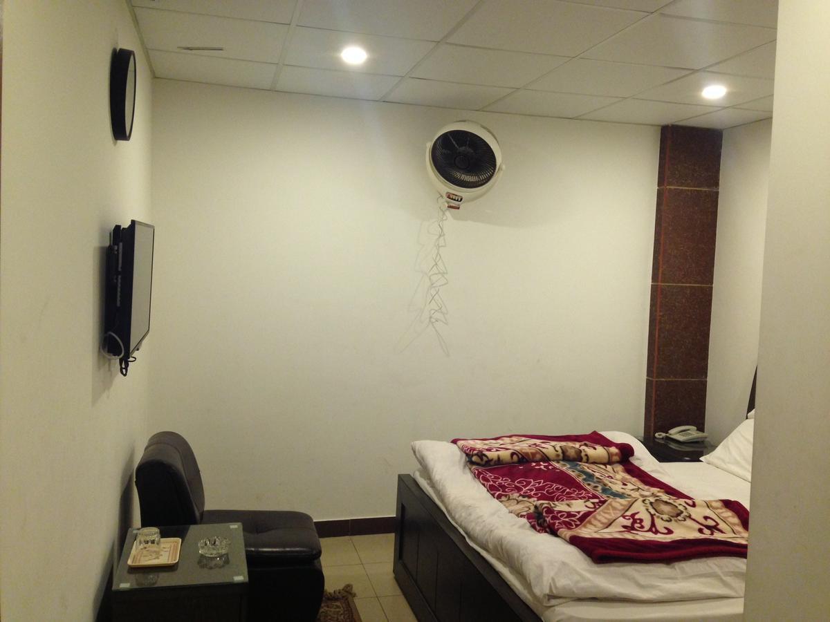 The Smart Hotel Murree Ngoại thất bức ảnh